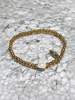Celeste Sol Gold Tone Beaded Bracelet Freshwater Pearl Minimalist Jewelry